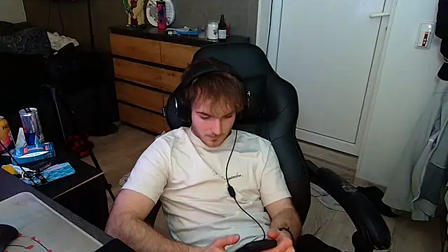 Snapshot of Rudi2007Eye chatting on March 1, 2026, 7:03 pm Rudi2007Eye online show from March 1, 2026, 7:03 pm