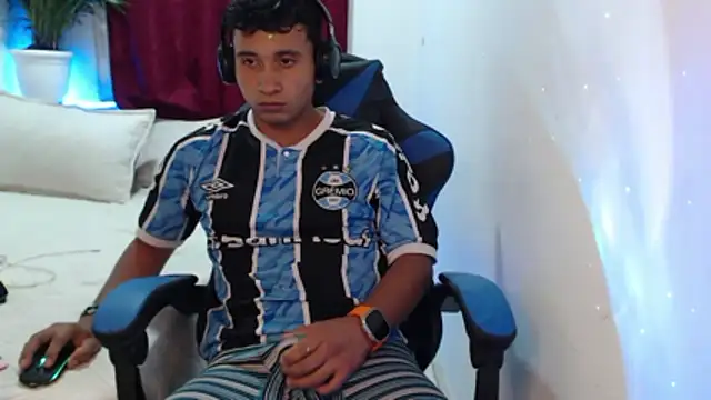 Snapshot of _Duvan_123 chatting on January 15, 2026, 1:20 am Duvan 123 online show from January 15, 2026, 1:20 am