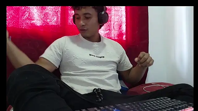 Snapshot of _Duvan_123 chatting on December 22, 2025, 7:03 pm Duvan 123 online show from December 22, 2025, 7:03 pm