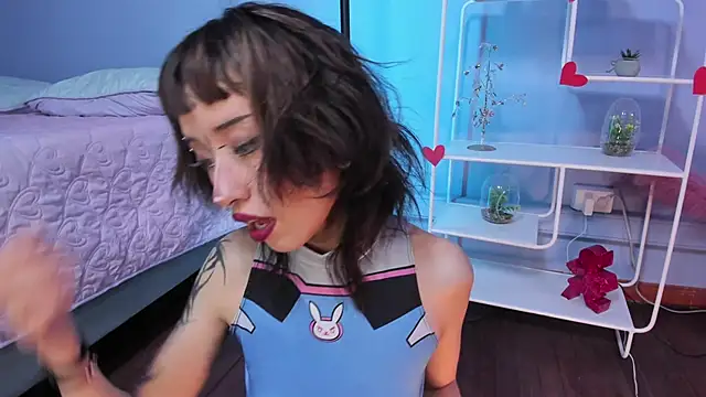 Hannahpage online show from February 16, 2026, 12:37 pm