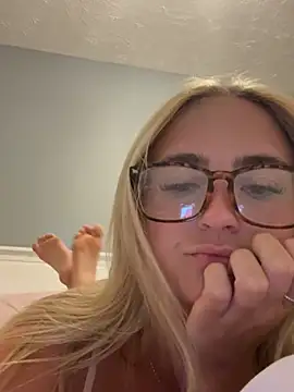 Snapshot of skye_salvagex7 chatting on July 16, 2026, 10:18 pm skye salvagex7 online show from July 16, 2026, 10:18 pm