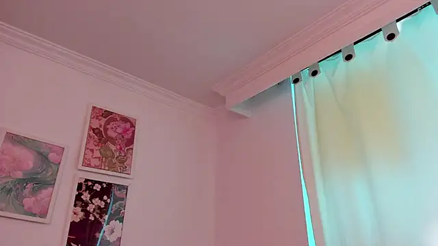 canelleGarces online show from April 4, 2026, 3:29 pm