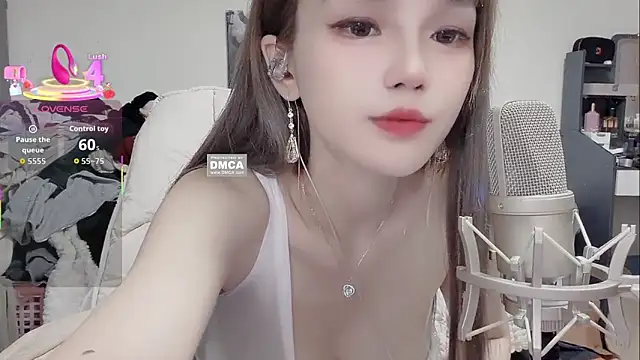 twlilybae online show from June 8, 2026, 11:27 pm