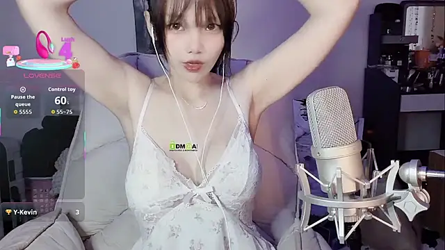 twlilybae online show from March 20, 2026, 12:39 pm