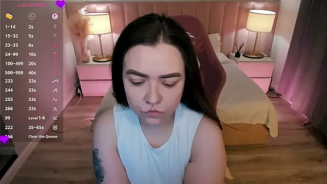 ashton heidii online show from April 8, 2026, 12:01 am