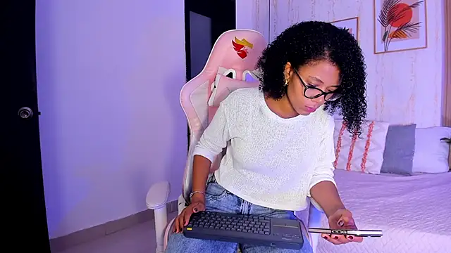 Ayleen Dunkan online show from November 2, 2025, 12:43 pm