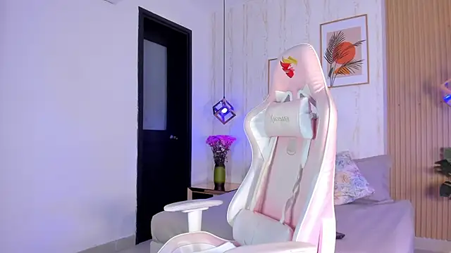 Ayleen Dunkan online show from December 16, 2025, 12:53 pm