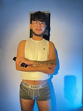 DanteRushh online show from February 12, 2026, 2:33 am