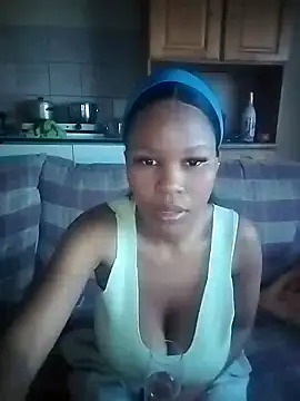 Seductive Yellow Titties online show from September 10, 2025, 1:43 pm