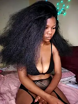 Seductive Yellow Titties online show from February 26, 2026, 3:28 am