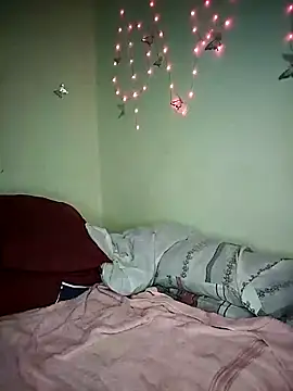 Seductive Yellow Titties online show from March 15, 2026, 3:08 pm