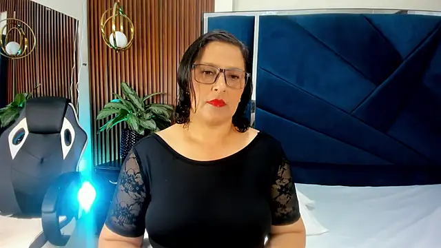 KikaDuque online show from September 18, 2025, 7:39 pm