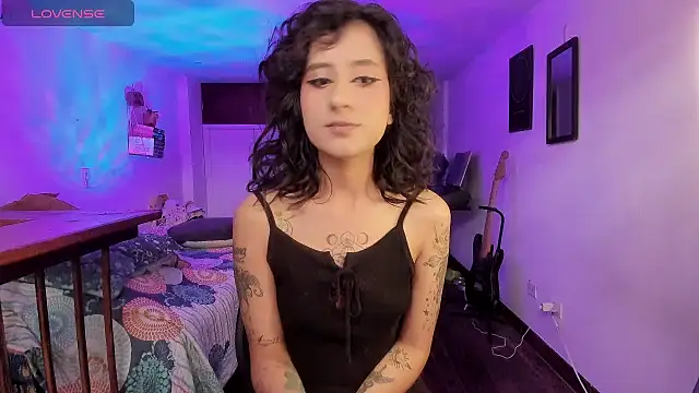 atenea dragon   online show from November 12, 2025, 8:01 pm