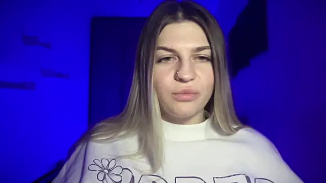 Snapshot of KristinaCake chatting on November 29, 2025, 11:05 pm KristinaCake online show from November 29, 2025, 11:05 pm