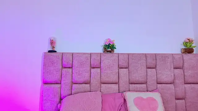 Snapshot of ScarlettLuxe chatting on November 27, 2025, 12:49 pm ScarlettLuxe online show from November 27, 2025, 12:49 pm