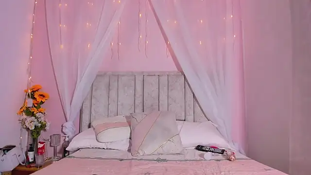 Rachellcooperrr online show from September 13, 2025, 10:15 am