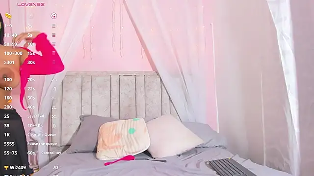 Rachellcooperrr online show from September 22, 2025, 8:26 pm