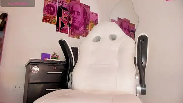 Rachell coollins online show from October 14, 2025, 11:04 pm