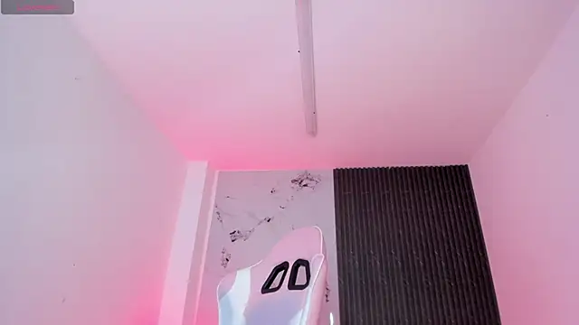 chloesagee online show from February 10, 2026, 9:47 pm