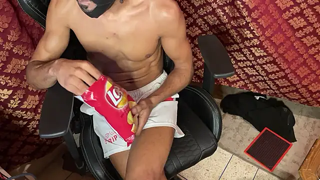 JUSTFORRICH online show from November 7, 2025, 11:41 pm