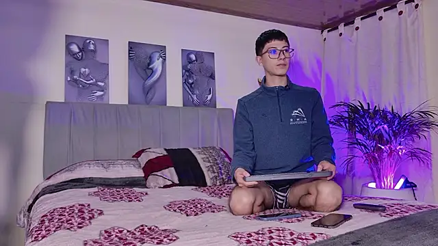 Snapshot of tivendann chatting on February 15, 2026, 9:30 am tivendann online show from February 15, 2026, 9:30 am