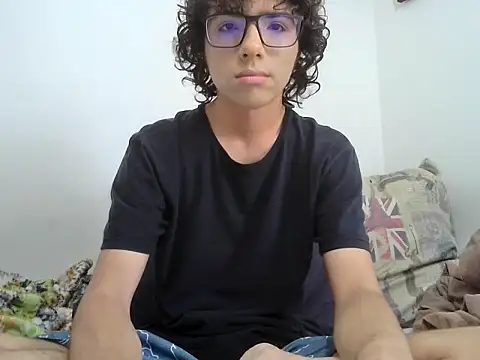 BBoyLatino0 online show from October 10, 2025, 6:09 pm
