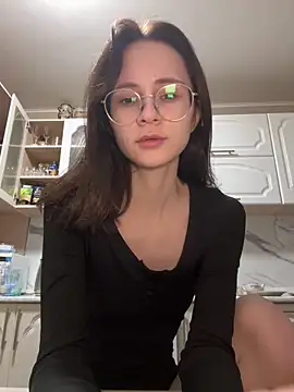 MartaBrent online show from December 18, 2025, 6:01 pm