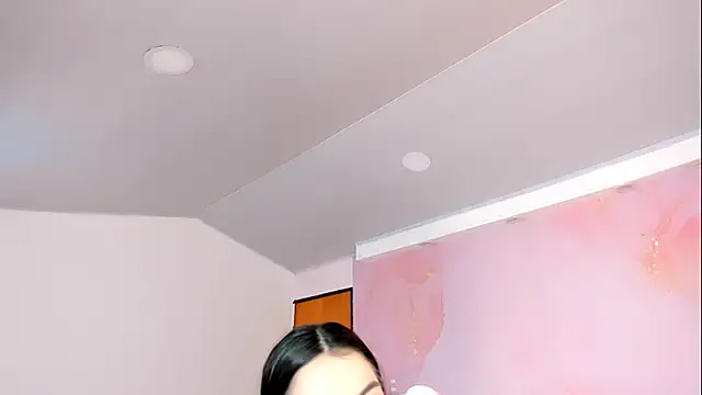 milk candy18 online show from October 5, 2025, 12:29 pm