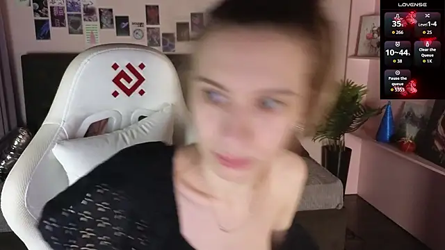 Snapshot of kaleriyaa_ chatting on February 16, 2026, 1:26 am kaleriyaa online show from February 16, 2026, 1:26 am