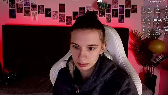 kaleriyaa  online show from January 10, 2026, 1:34 am