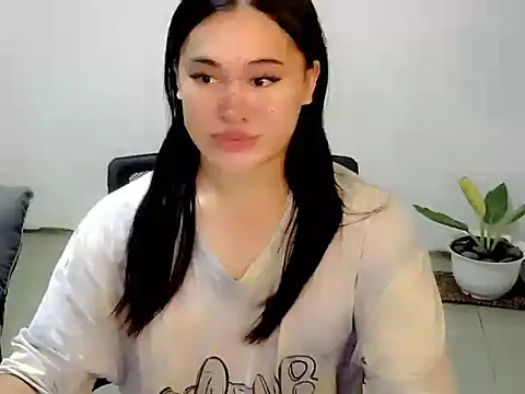 Annierose ts online show from October 28, 2025, 6:18 pm