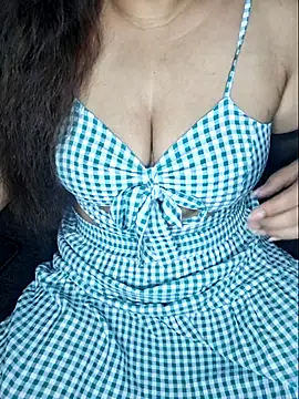 Snapshot of linishal chatting on November 20, 2025, 4:18 pm linishal online show from November 20, 2025, 4:18 pm