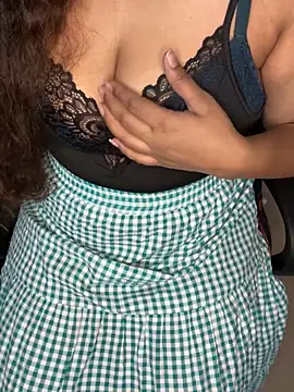 Snapshot of linishal chatting on October 2, 2025, 5:16 pm linishal online show from October 2, 2025, 5:16 pm