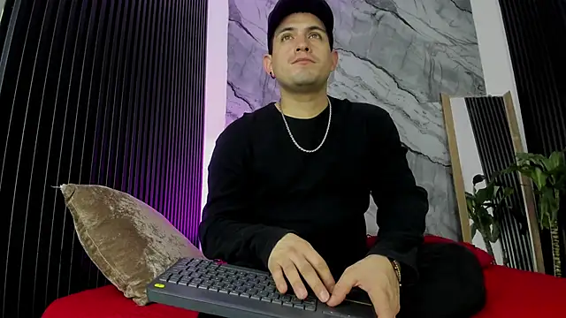 William Steel  online show from September 10, 2025, 12:04 pm