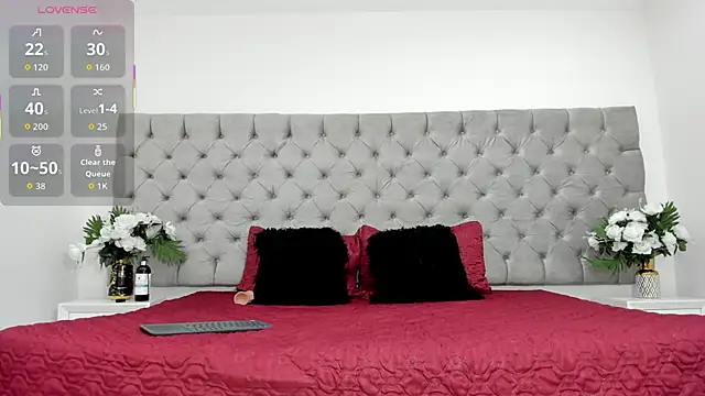 KellyRooss online show from October 10, 2025, 7:25 pm