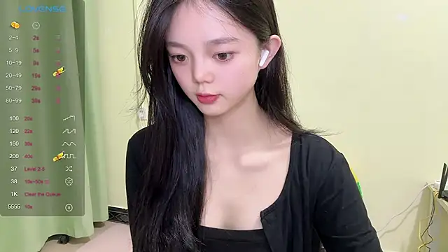 Nicole-13 online show from October 14, 2025, 2:50 pm