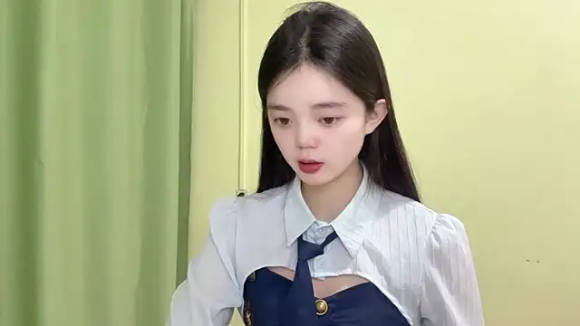 Snapshot of Nicole-13 chatting on February 5, 2026, 12:34 pm Nicole-13 online show from February 5, 2026, 12:34 pm