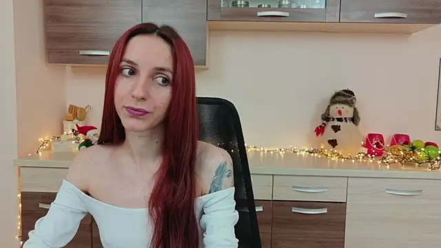 Julia Jae online show from December 14, 2025, 6:30 am