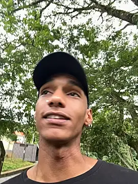 JulienSaint online show from October 10, 2025, 9:04 pm