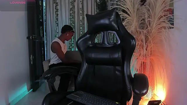 JulienSaint online show from May 13, 2026, 11:17 am