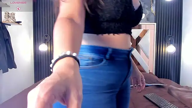 Snapshot of Alijohansonn chatting on February 4, 2026, 11:00 pm Alijohansonn online show from February 4, 2026, 11:00 pm