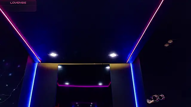 SamanthaaReed online show from February 18, 2026, 4:32 am