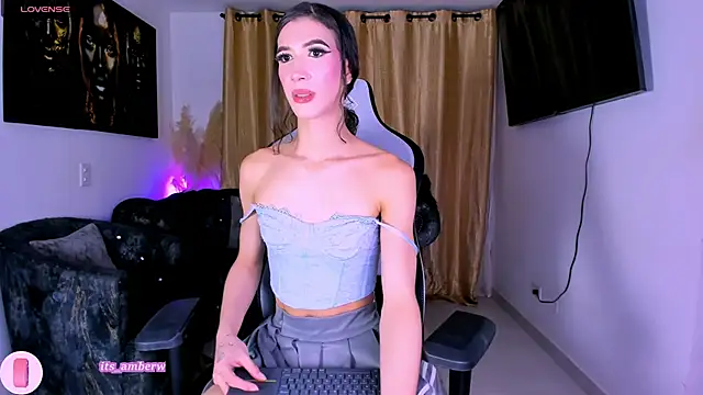 Snapshot of fhalon_foxxxys_ chatting on October 5, 2025, 9:55 am fhalon foxxxys online show from October 5, 2025, 9:55 am