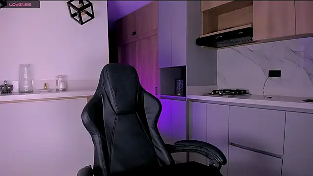 Snapshot of fhalon_foxxxys_ chatting on March 11, 2026, 6:40 am fhalon foxxxys online show from March 11, 2026, 6:40 am