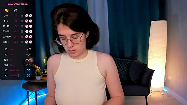 BellaCaress online show from September 14, 2025, 2:23 am