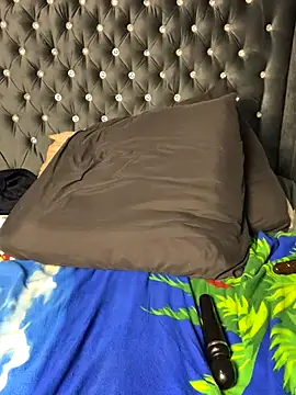 Kikie23 online show from October 28, 2025, 6:40 pm