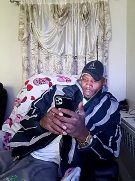 Snapshot of lathadon chatting on April 9, 2026, 1:18 am lathadon online show from April 9, 2026, 1:18 am