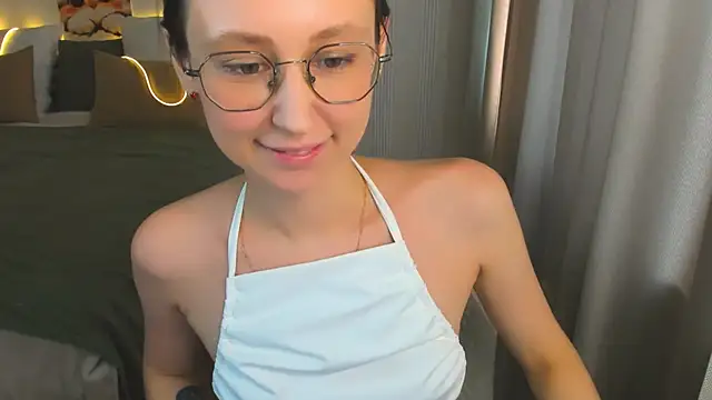 Snapshot of YourLovellyStory chatting on July 8, 2026, 12:28 pm YourLovellyStory online show from July 8, 2026, 12:28 pm