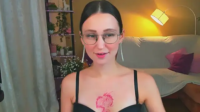 YourLovellyStory online show from October 21, 2025, 5:34 pm