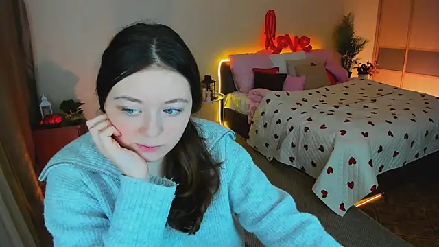 Snapshot of AlluringLookk chatting on February 15, 2026, 4:13 am AlluringLookk online show from February 15, 2026, 4:13 am